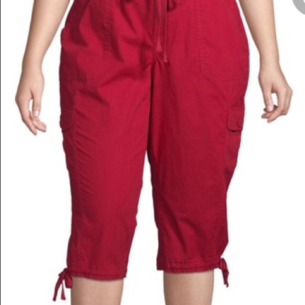 St. John’s Bay detailed capri pants
